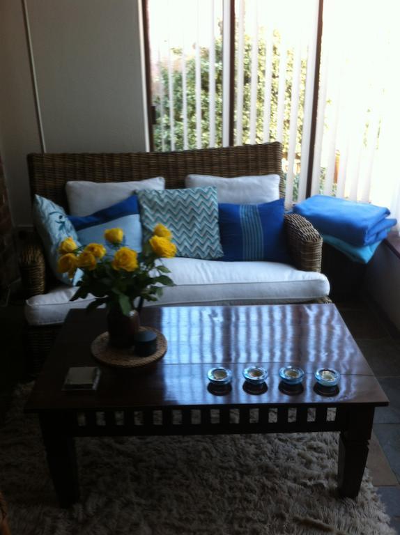 Thatched Farm Bed And Breakfast Woodbridge Exterior photo